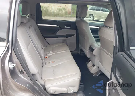 2017 Toyota Highlander Xle z USA, uszkodzony, nr VIN 5TDKZRFH1HS514335